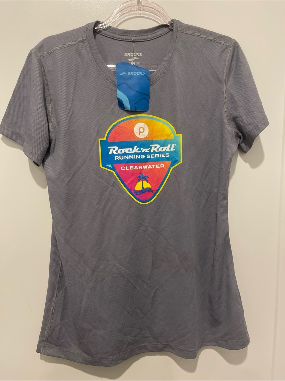 Brooks Distane Graphic Tee Women's Small Rock-n-Roll Clearwater  New